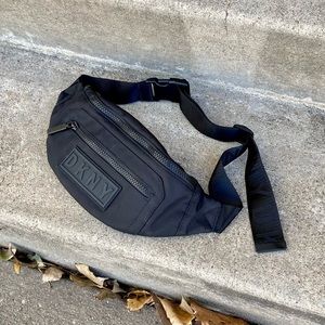 DKNY BLACK FANNY PACK/ BELT BAG